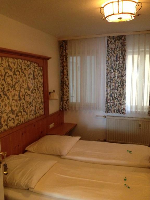Hotel Goldener Hirsch Friedrichshafen Buitenkant foto