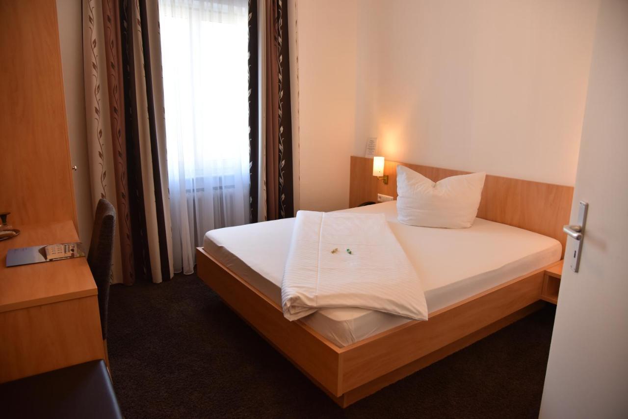 Hotel Goldener Hirsch Friedrichshafen Buitenkant foto