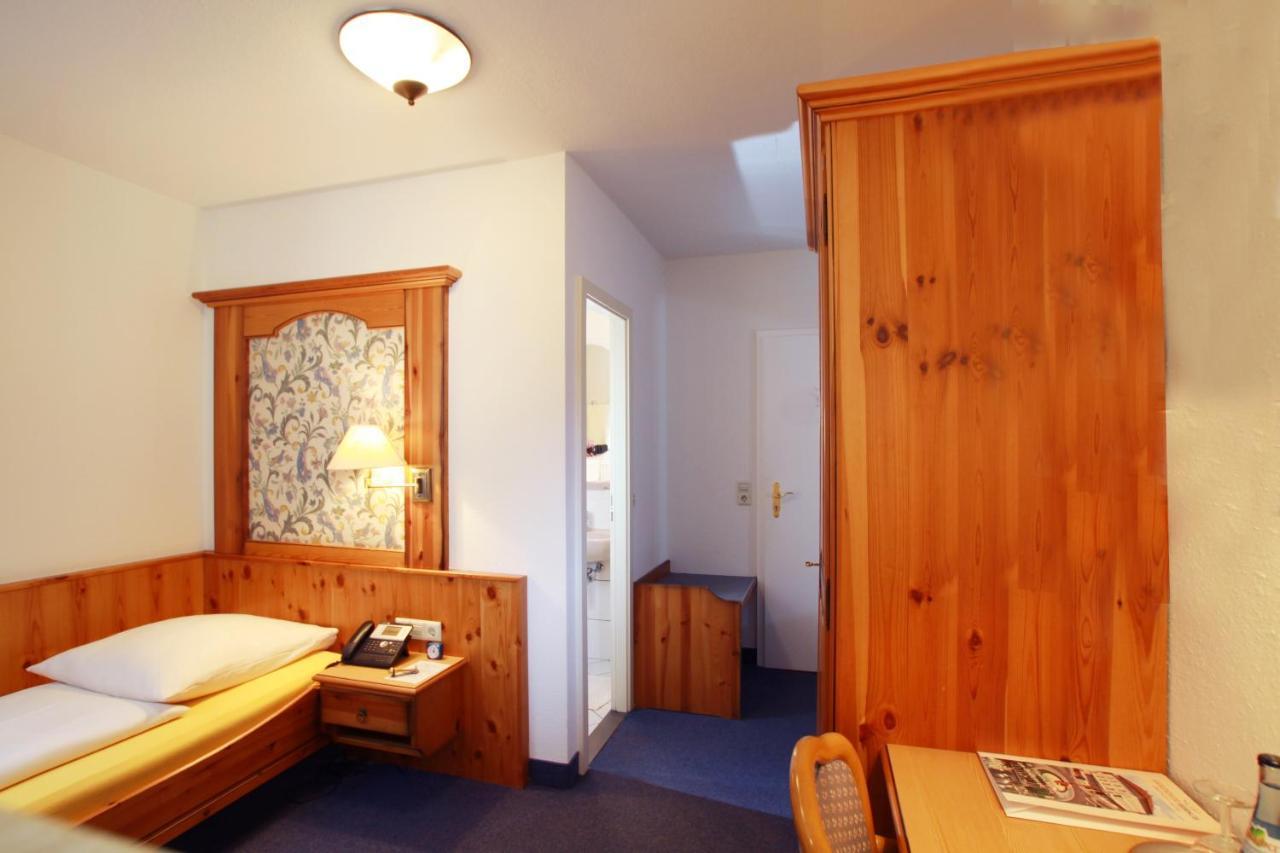 Hotel Goldener Hirsch Friedrichshafen Buitenkant foto