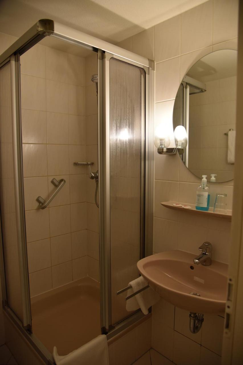 Hotel Goldener Hirsch Friedrichshafen Buitenkant foto