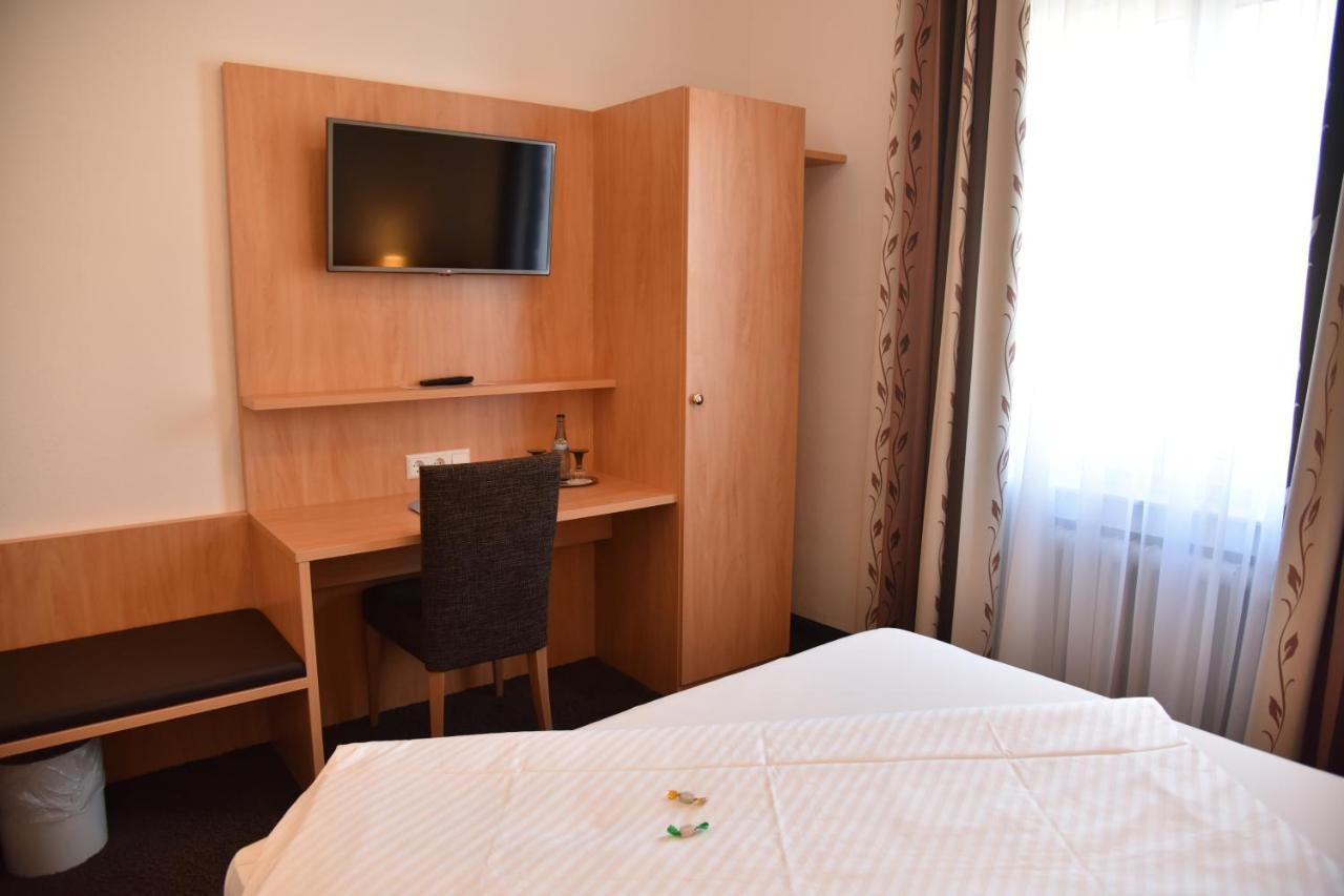 Hotel Goldener Hirsch Friedrichshafen Buitenkant foto