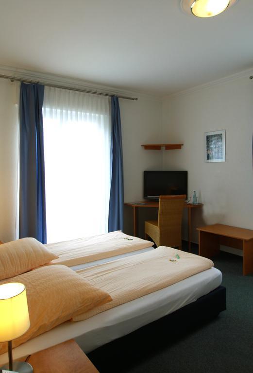 Hotel Goldener Hirsch Friedrichshafen Buitenkant foto