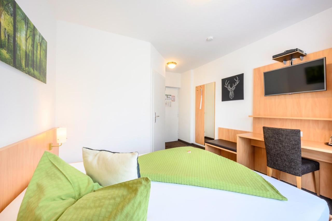 Hotel Goldener Hirsch Friedrichshafen Buitenkant foto