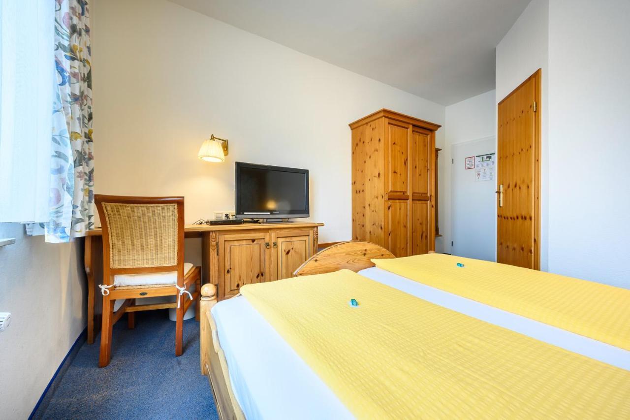 Hotel Goldener Hirsch Friedrichshafen Buitenkant foto